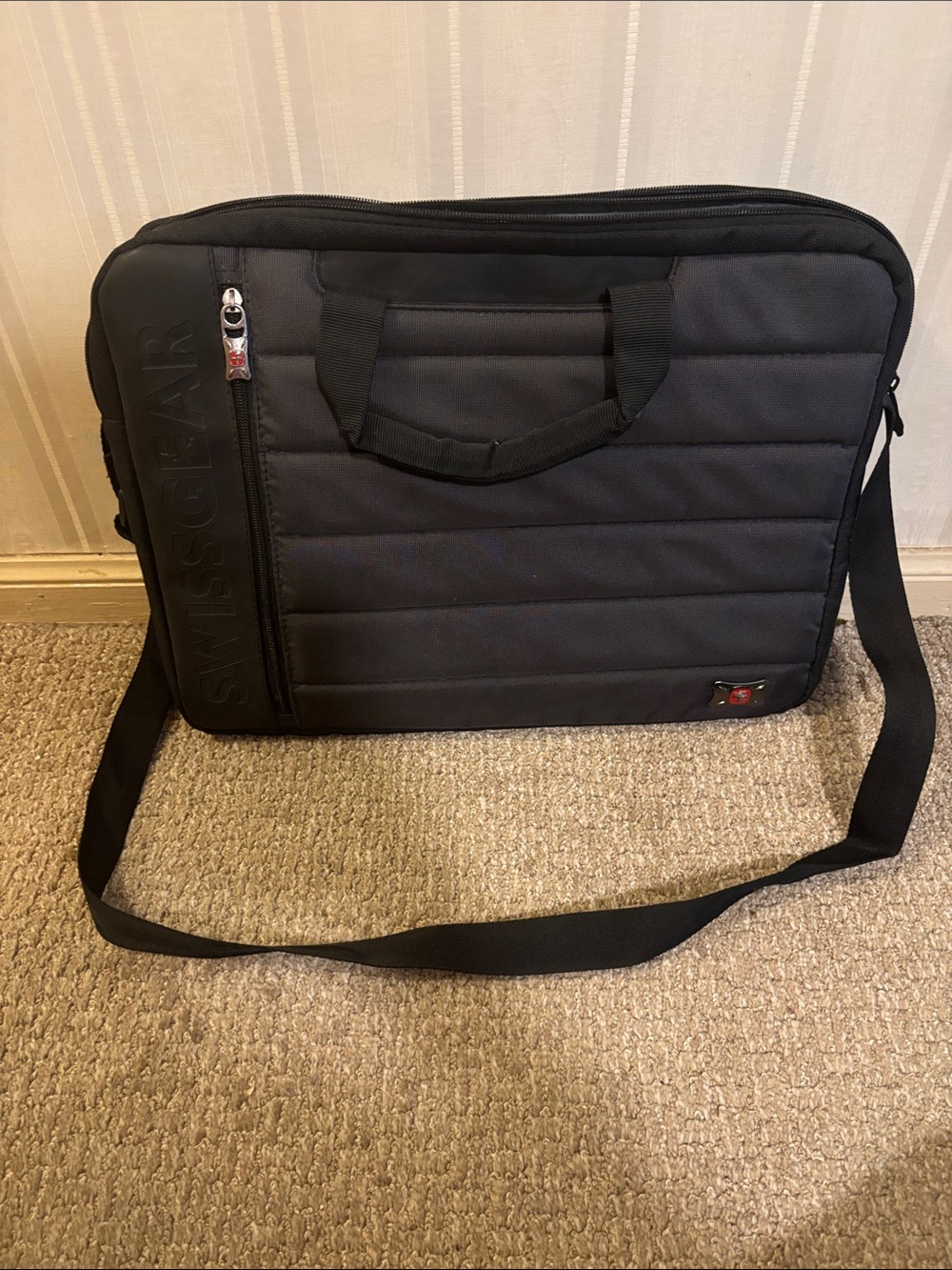 SwissGear Black Padded Laptop Messenger Bag Briefcase Shoulder Bag